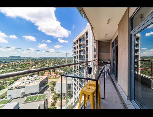1 BEDROOM APARTMENT FOR SALE IN MENLYN